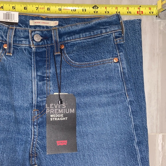Levi’s Premium Wedgie Straight Leg Raw Hem (2019) Capital E, 27x26 NWT, $98 MSRP - Picture 5 of 14
